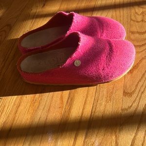 Pink wool Birkenstock clogs size 39-they fit wide, could use a new insole